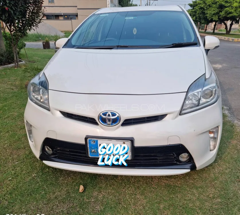 Toyota Prius 2015 for Sale in Faisalabad Image-1