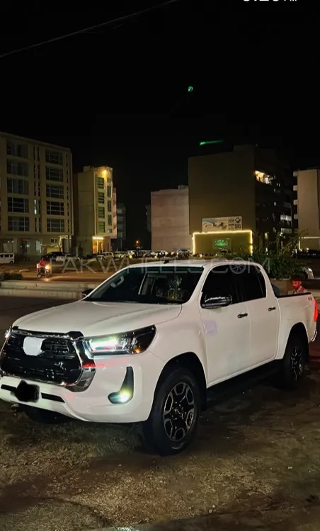 Toyota Hilux 2021 for Sale in Karachi Image-1