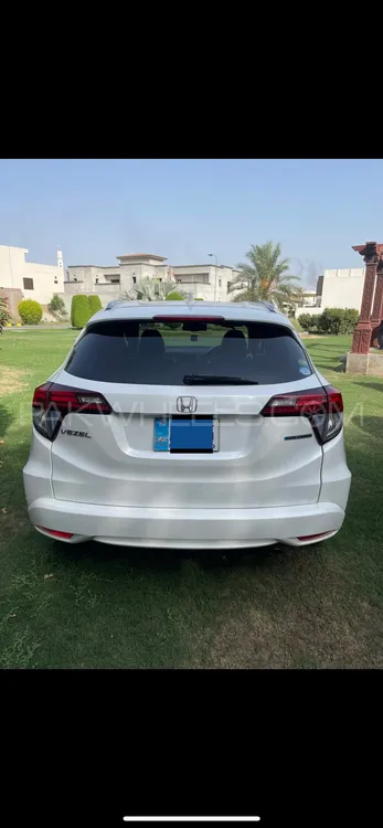 Honda Vezel 2015 for Sale in Faisalabad Image-1