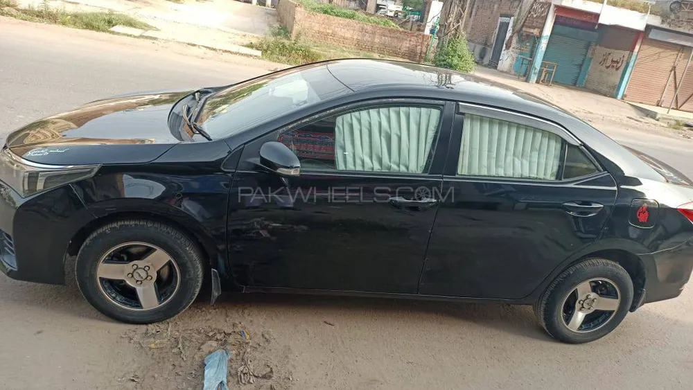Toyota Corolla 2016 for Sale in Gujrat Image-1