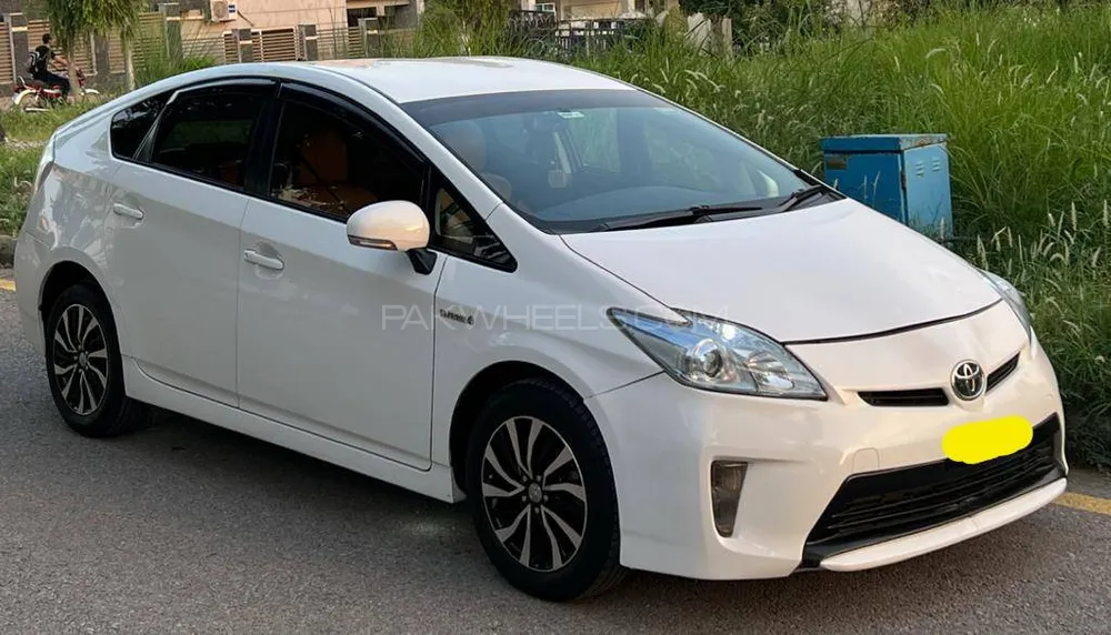 Toyota Prius 2014 for Sale in Islamabad Image-1