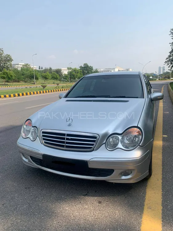 Mercedes Benz C Class 2004 for Sale in Islamabad Image-1
