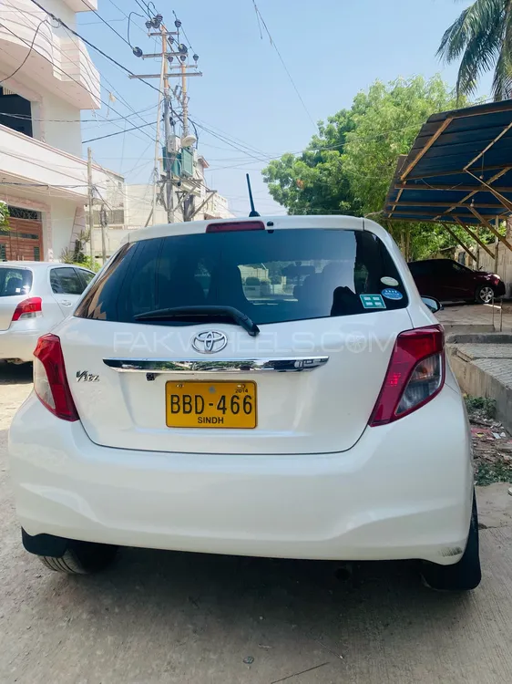 Toyota Vitz 2014 for Sale in Karachi Image-1