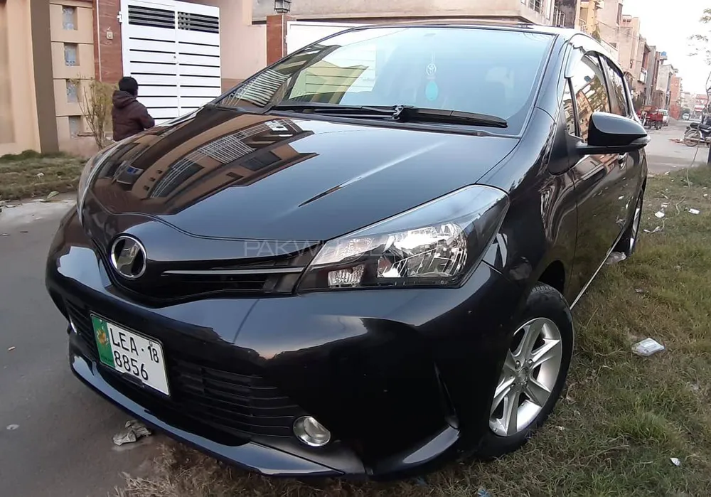 Toyota Vitz 2015 for Sale in Hafizabad Image-1