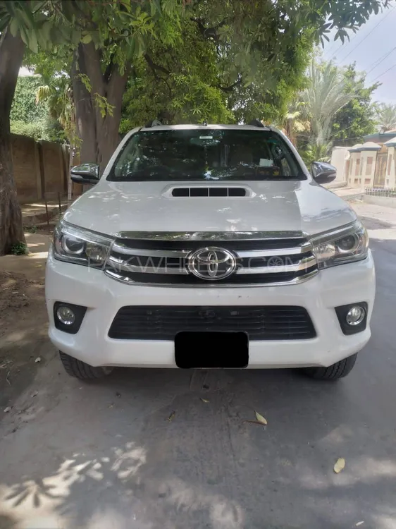 Toyota Hilux 2018 for Sale in Faisalabad Image-1