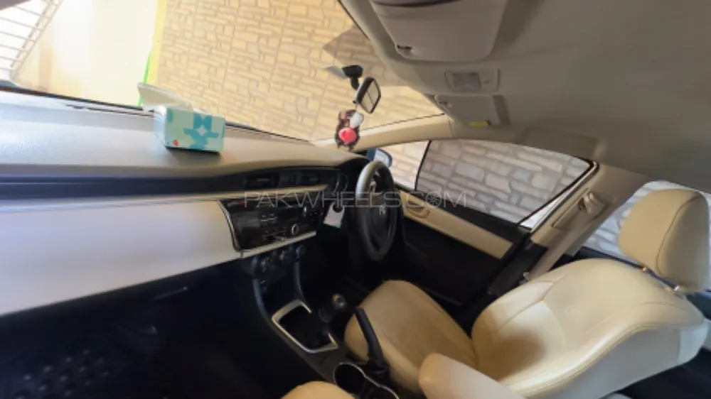 Toyota Corolla 2015 for Sale in Lahore Image-1