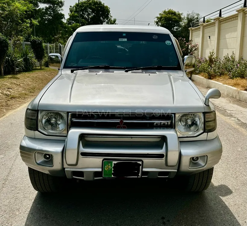Mitsubishi Pajero 1996 for Sale in Peshawar Image-1