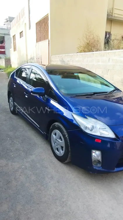 Toyota Prius 2011 for Sale in Abbottabad Image-1