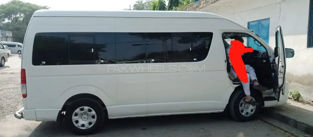 Toyota Hiace 2016 for Sale in Gujranwala Image-1