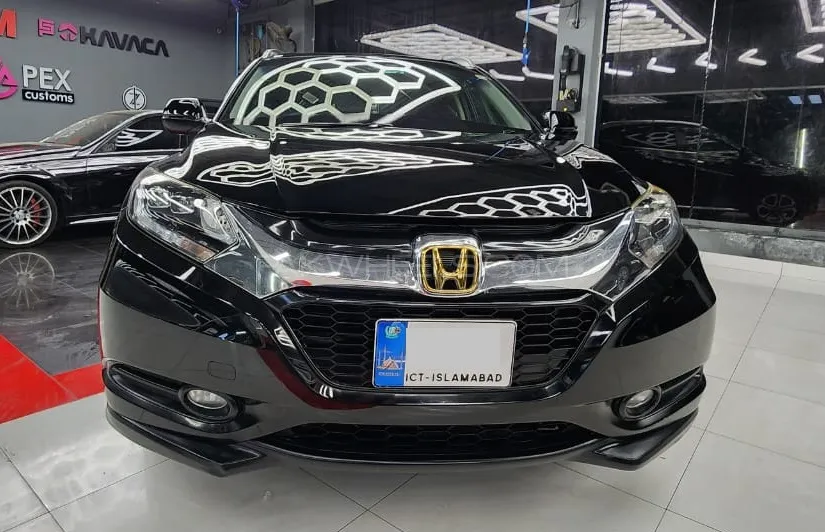Honda Vezel 2014 for Sale in Lahore Image-1