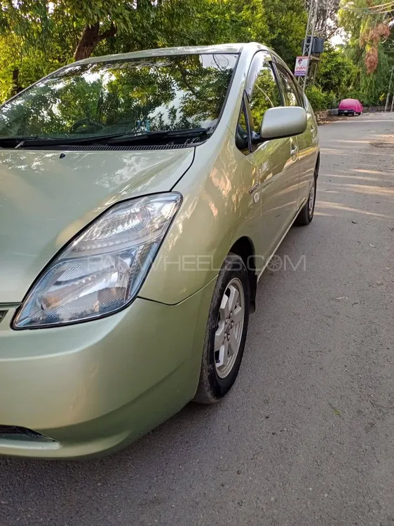 Toyota Prius 2007 for Sale in Lahore Image-1