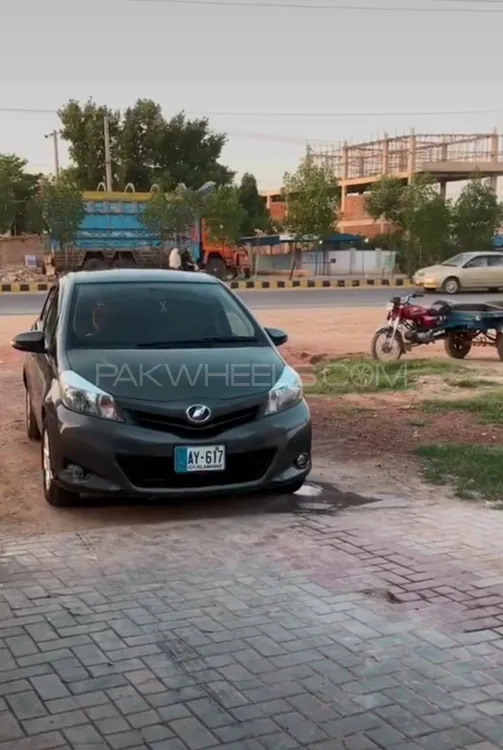 Toyota Vitz 2014 for Sale in Multan Image-1