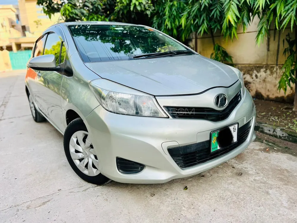 Toyota Vitz 2013 for Sale in Lahore Image-1