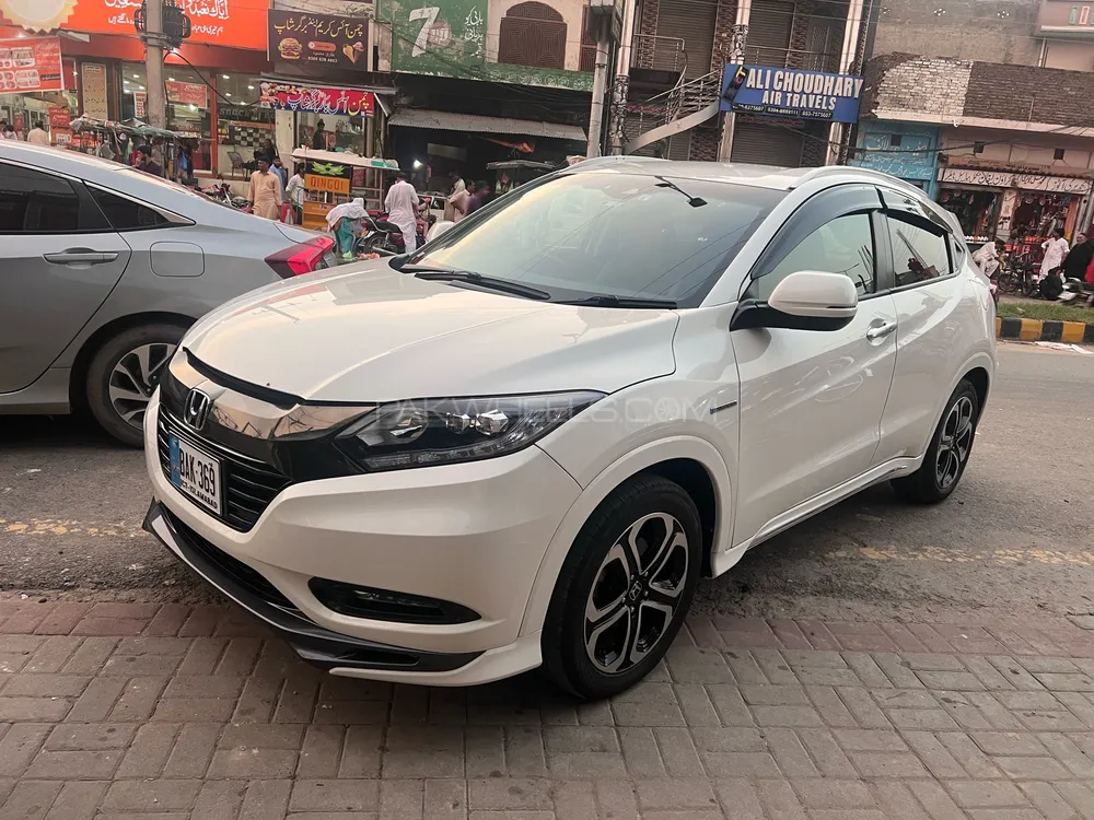 Honda Vezel 2017 for Sale in Gujrat Image-1