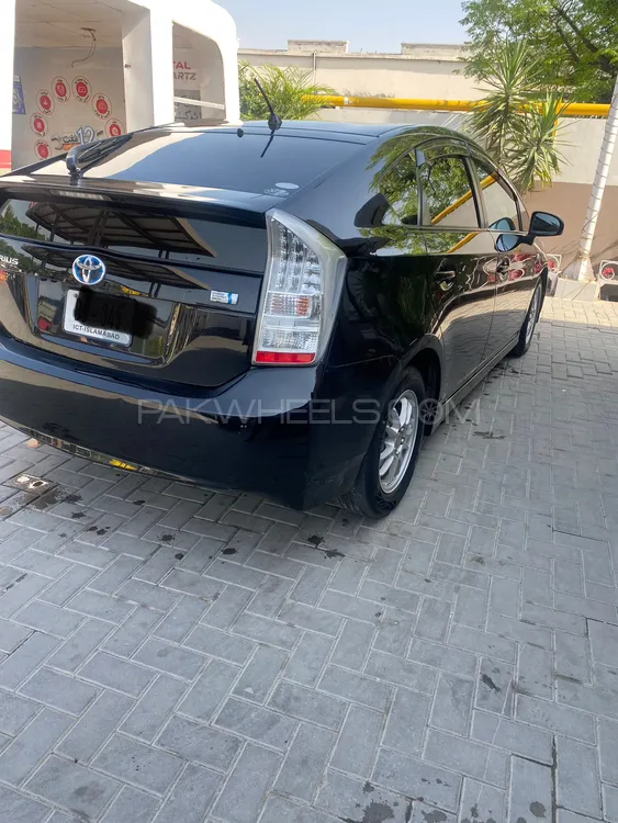 Toyota Prius 2010 for Sale in Islamabad Image-1
