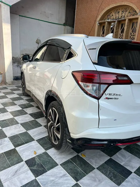Honda Vezel 2015 for Sale in Bannu Image-1