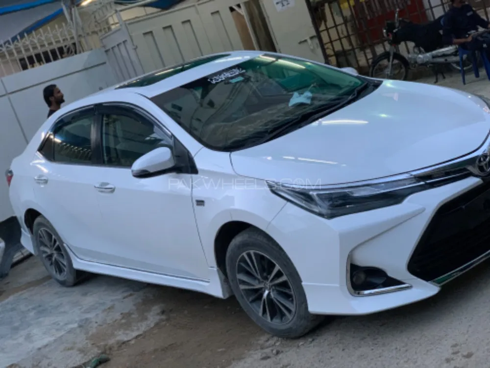 Toyota Corolla 2018 for Sale in Karachi Image-1