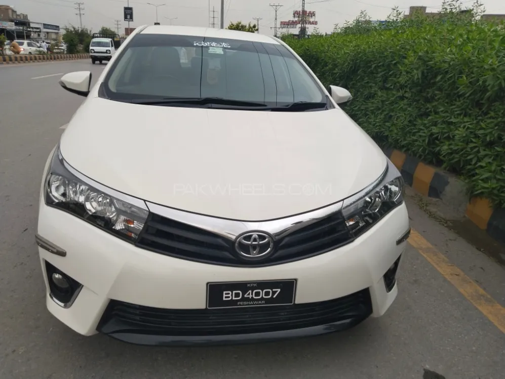 Toyota Corolla 2015 for Sale in Peshawar Image-1