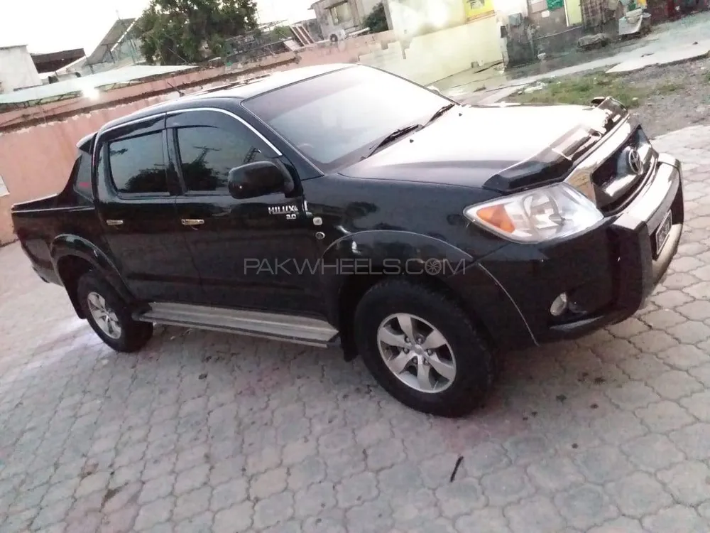 Toyota Hilux 2007 for Sale in Islamabad Image-1