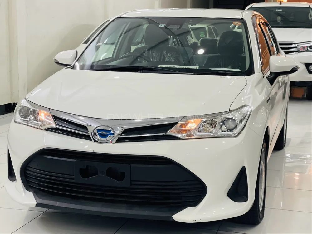 Toyota Corolla Axio 2019 for Sale in Islamabad Image-1