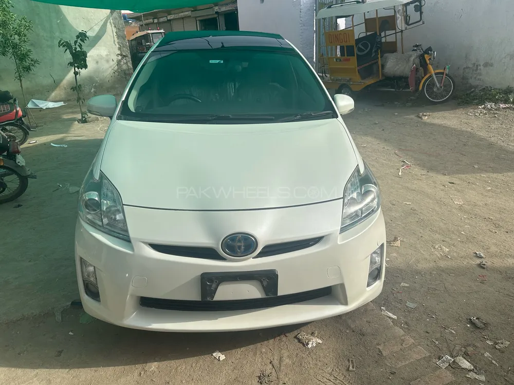 Toyota Prius 2010 for Sale in Bannu Image-1