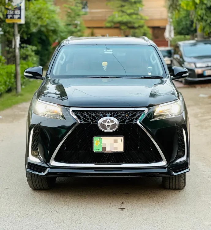 Toyota Fortuner 2017 for Sale in Lahore Image-1
