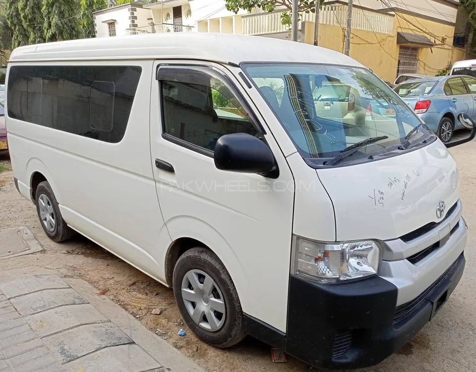 Toyota Hiace 2018 for Sale in Karachi Image-1