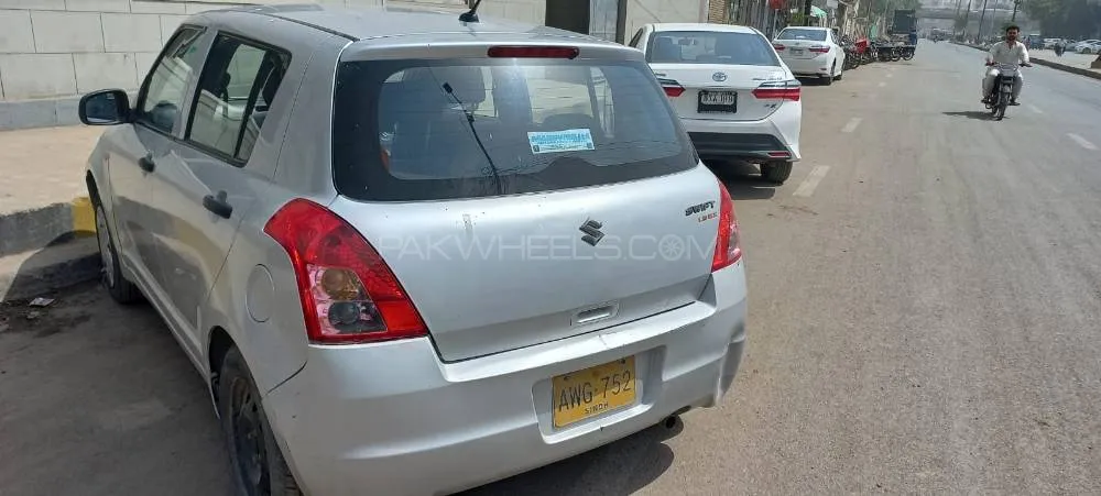 Suzuki Swift 2011 for Sale in Karachi Image-1
