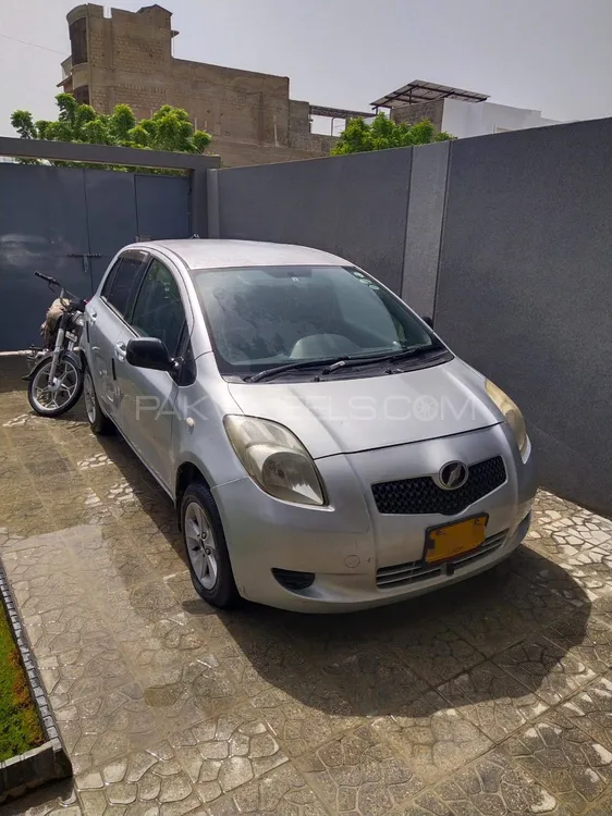 Toyota Vitz 2007 for Sale in Karachi Image-1
