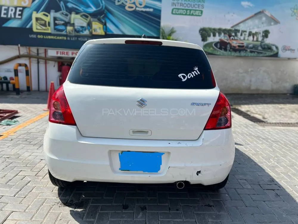 Suzuki Swift 2010 for Sale in Lahore Image-1