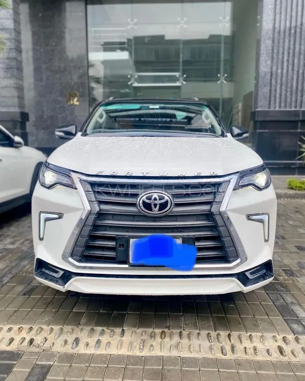 Toyota Fortuner 2017 for Sale in Islamabad Image-1