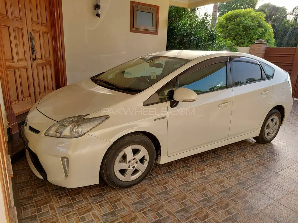 Toyota Prius 2009 for Sale in Lahore Image-1