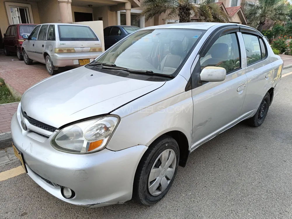 Toyota Platz 2005 for Sale in Karachi Image-1