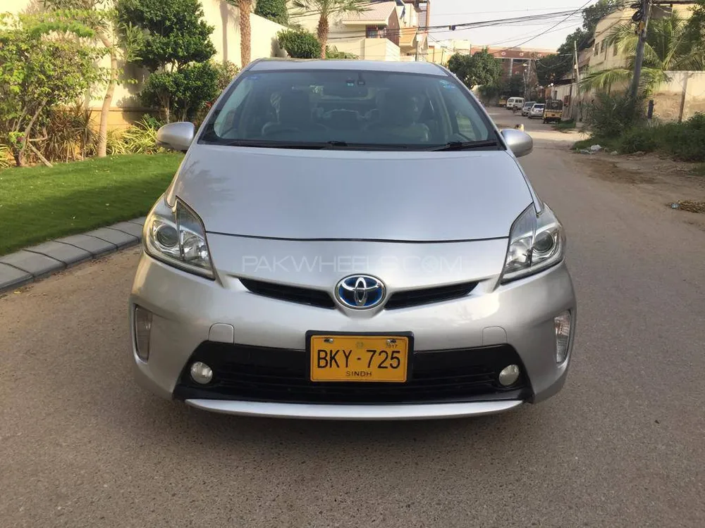 Toyota Prius 2014 for Sale in Karachi Image-1