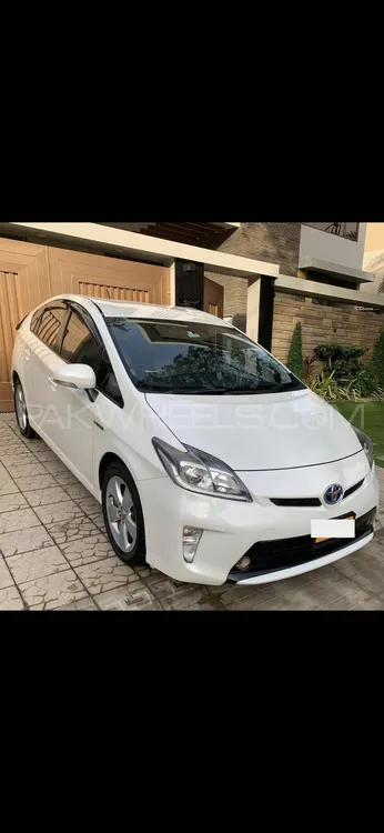 Toyota Prius 2014 for Sale in Karachi Image-1