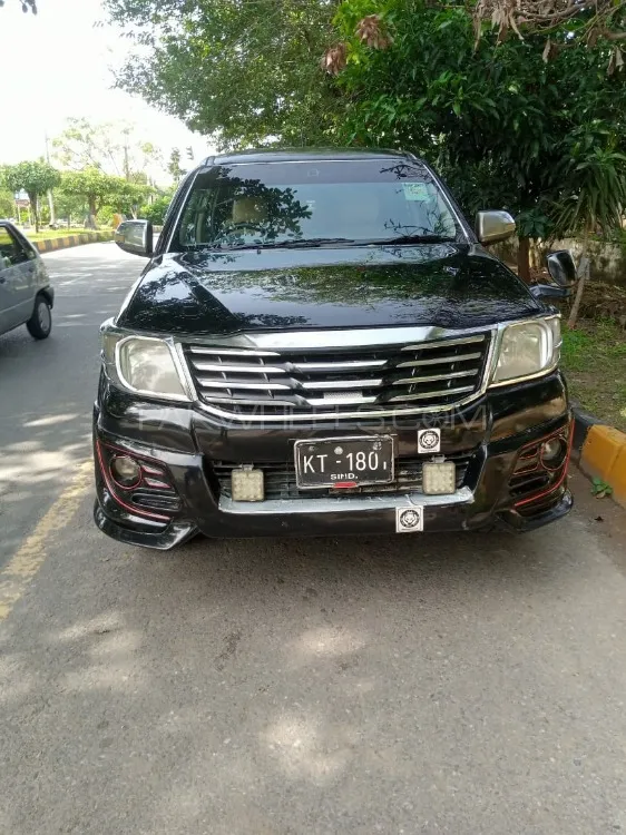 Toyota Hilux 2014 for Sale in Karak Image-1