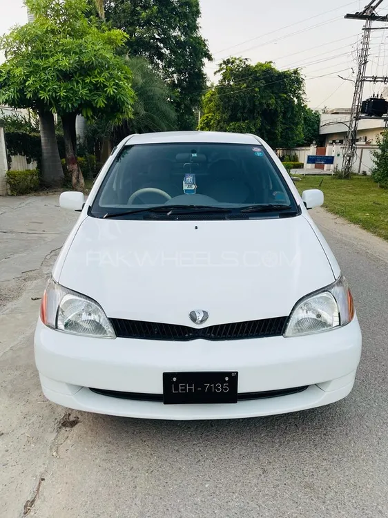 Toyota Platz 2000 for Sale in Jhelum Image-1