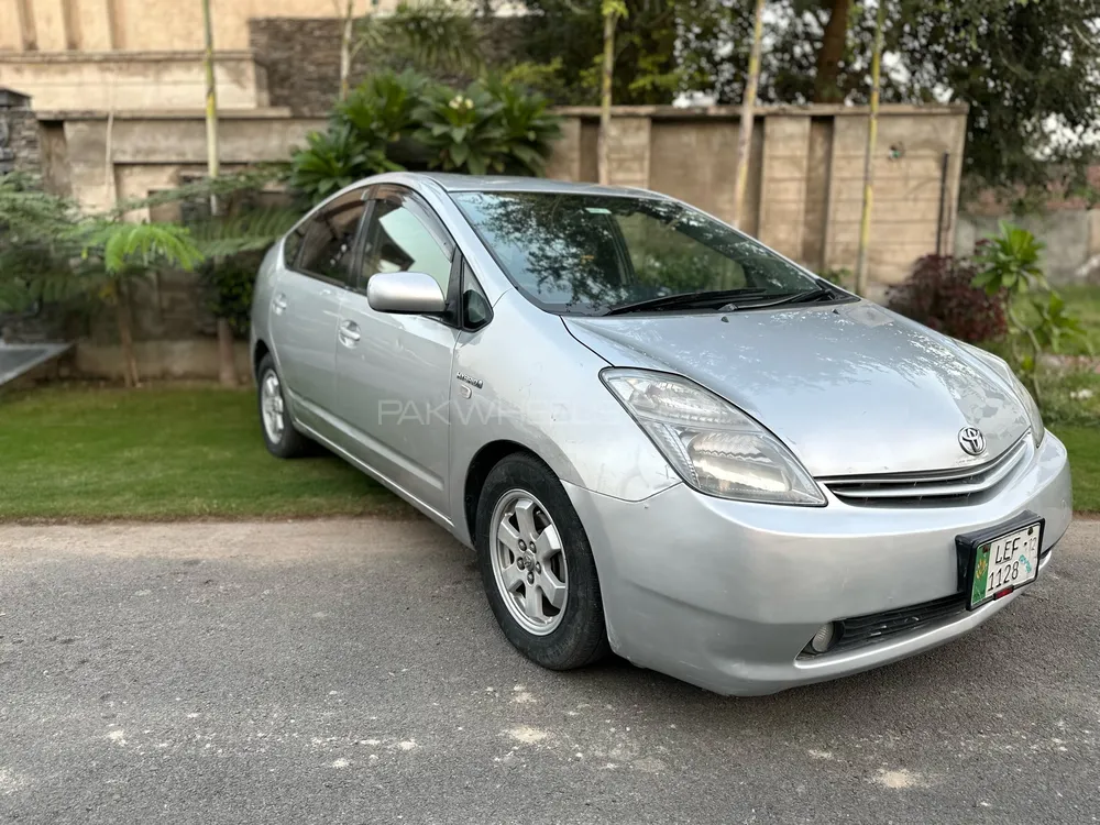 Toyota Prius 2008 for Sale in Lahore Image-1
