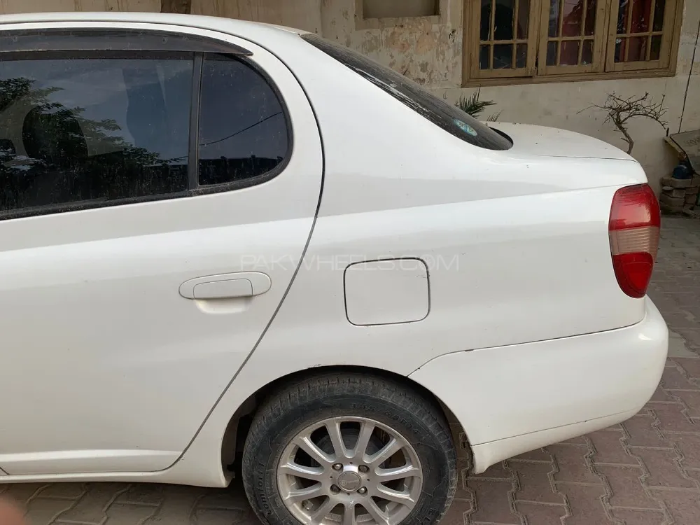 Toyota Platz 2002 for Sale in Peshawar Image-1