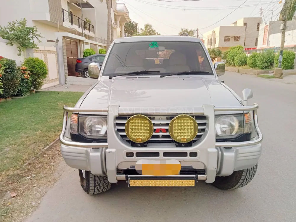 Mitsubishi Pajero 1993 for Sale in Karachi Image-1