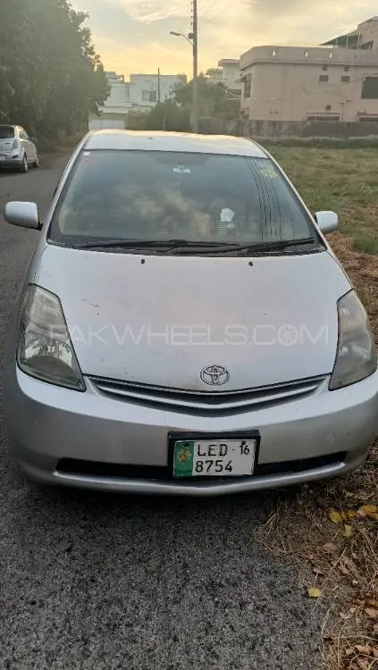 Toyota Prius 2010 for Sale in Lahore Image-1