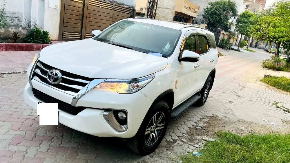 Toyota Fortuner 2020 for Sale in Lahore Image-1