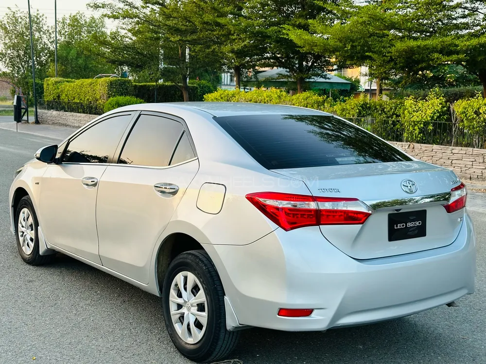 Toyota Corolla 2017 for Sale in Faisalabad Image-1