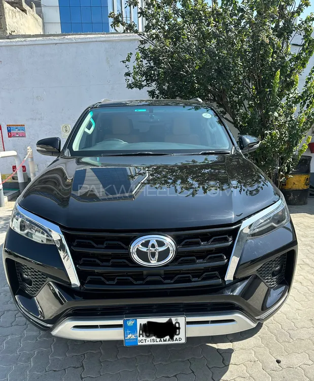 Toyota Fortuner 2021 for Sale in Islamabad Image-1