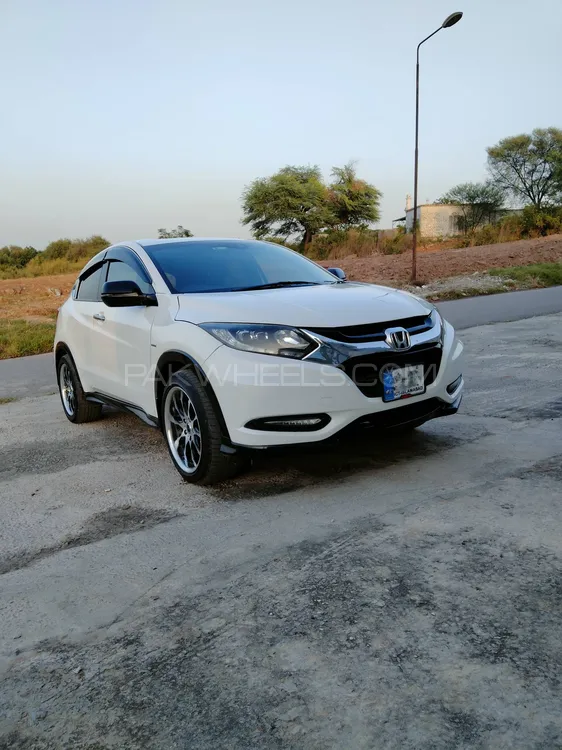 Honda Vezel 2016 for Sale in Islamabad Image-1