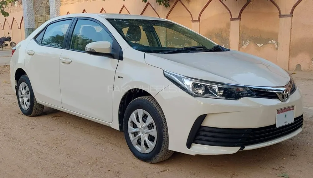 Toyota Corolla 2017 for Sale in Karachi Image-1