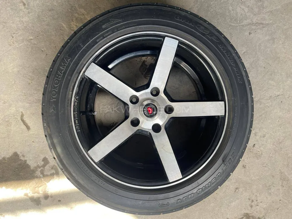 Honda Civic Low Profile Tyers With rims Image-1