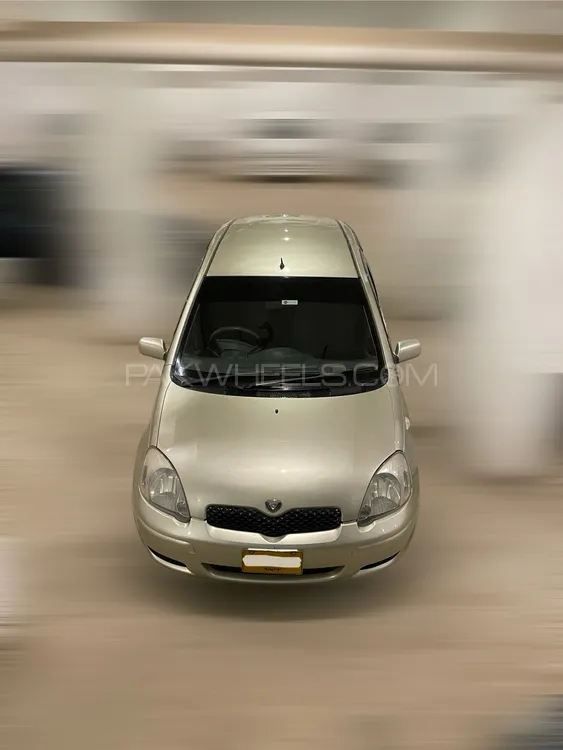 Toyota Vitz 2000 for Sale in Karachi Image-1