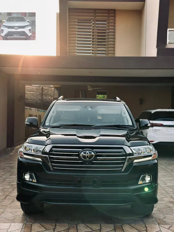 Toyota Land Cruiser 2017 for Sale in Lahore Image-1