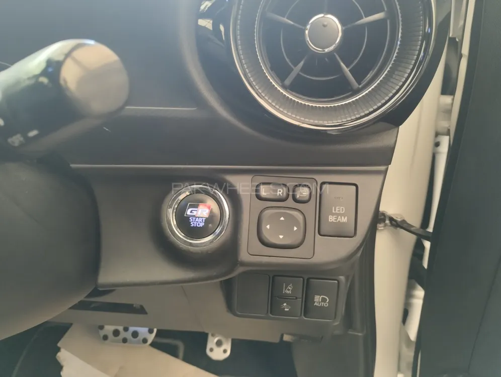 Toyota Aqua 2020 for Sale in Lahore Toyota Aqua 2020 for Sale in Lahore Image-5